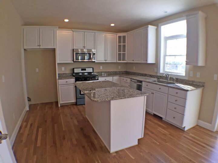 Property Photo:  61 Hunter Mill Way  NH 03053 