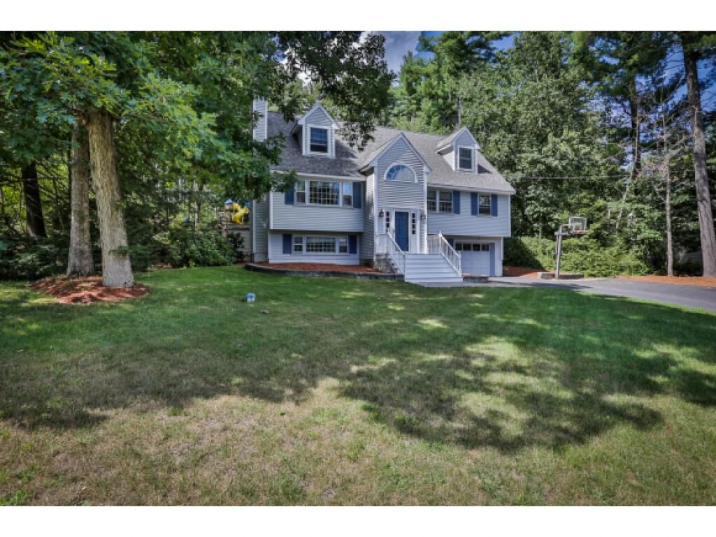 Property Photo: 5 Twin Isles Road NH 03053