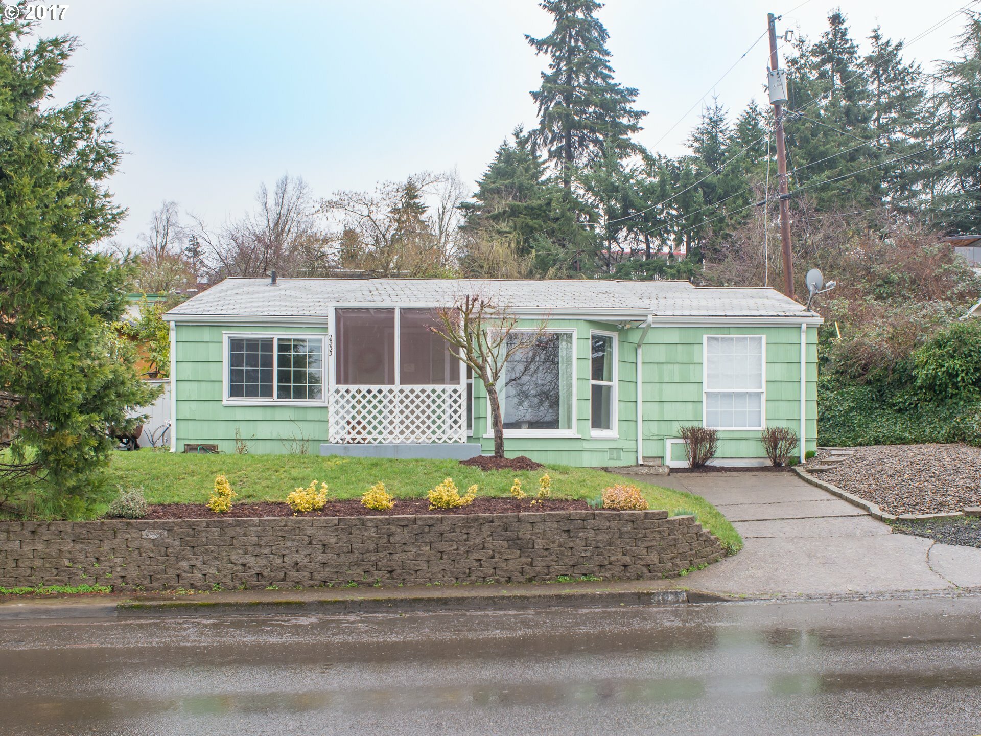 Property Photo: 2535 Jefferson St OR 97405