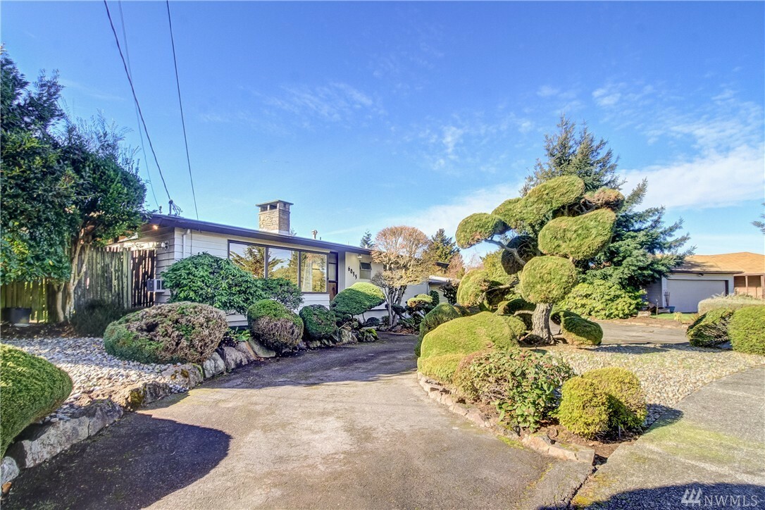 Property Photo: 6055 51st Place S WA 98118
