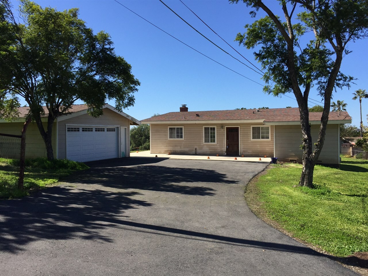 Property Photo:  2517 Entrada Ave  CA 92084 