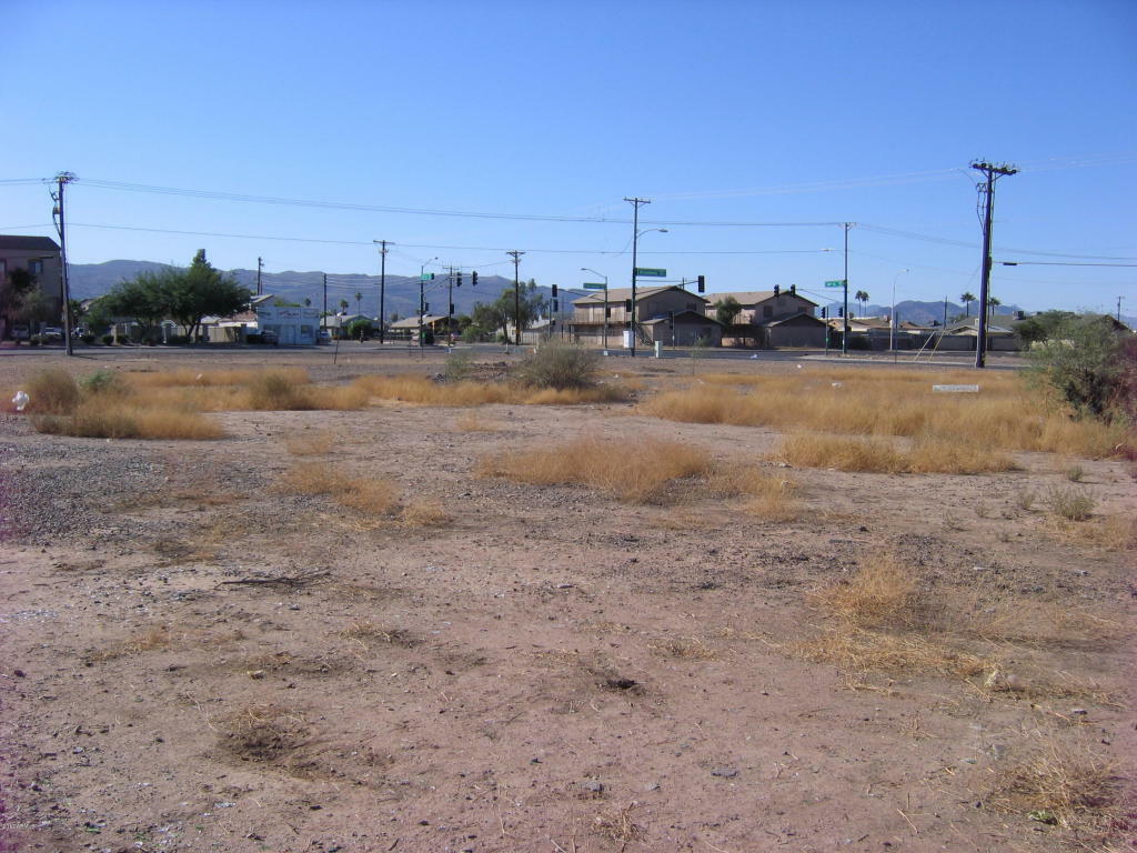 Property Photo:  2804 E Broadway Road  AZ 85040 