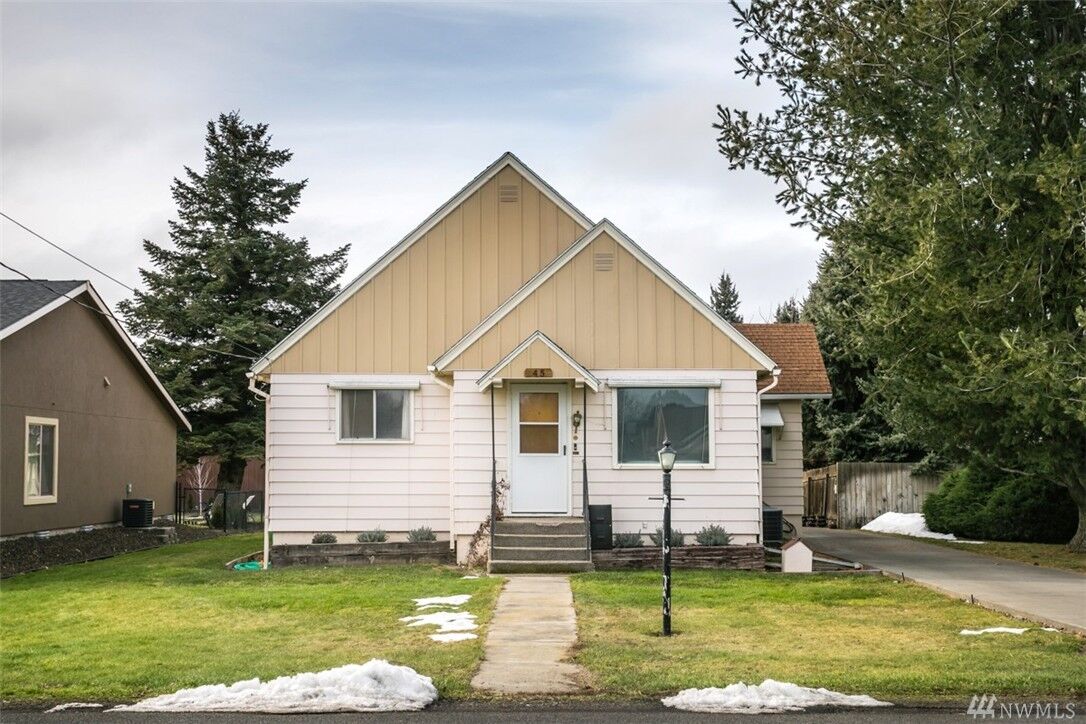 Property Photo:  45 NW Evans Ave  WA 99324 
