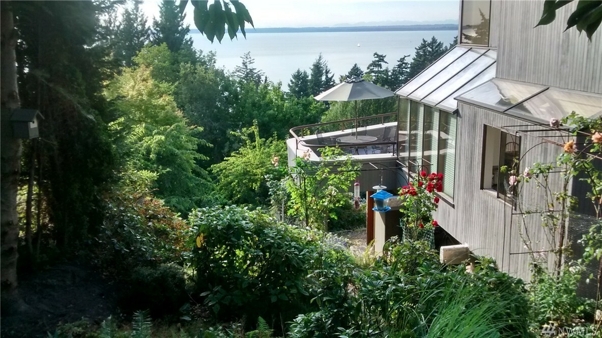 Property Photo:  709 Briar Rd  WA 98225 