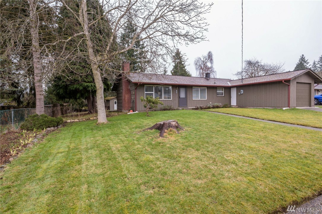 Property Photo:  800 N 21st St  WA 98273 