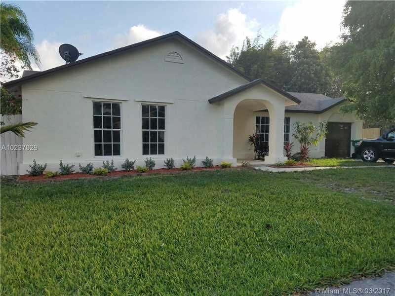 Property Photo: 13818 SW 283rd Ter FL 33033
