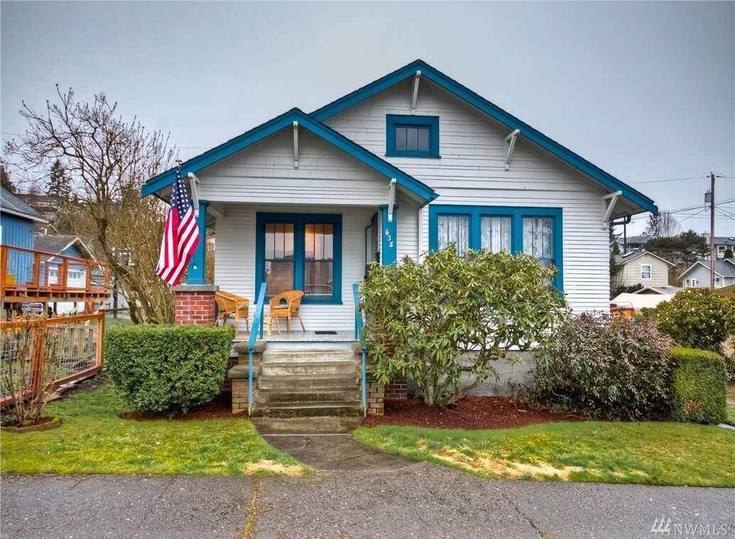 Property Photo:  638 Alder St  WA 98020 