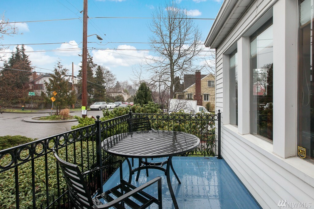 Property Photo: 1471 NW 77th St WA 98117