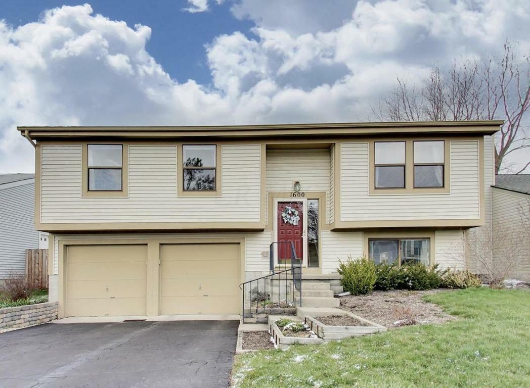 Property Photo: 1600 Grayling Court OH 43235