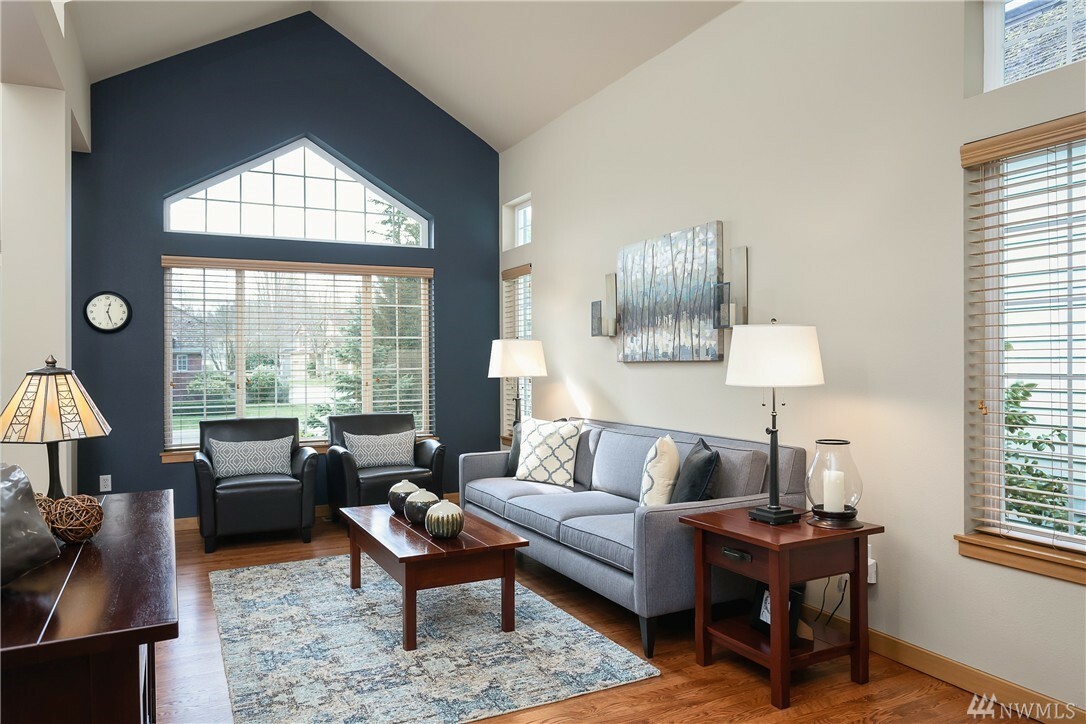 Property Photo: 25720 SE 35th Place WA 98029