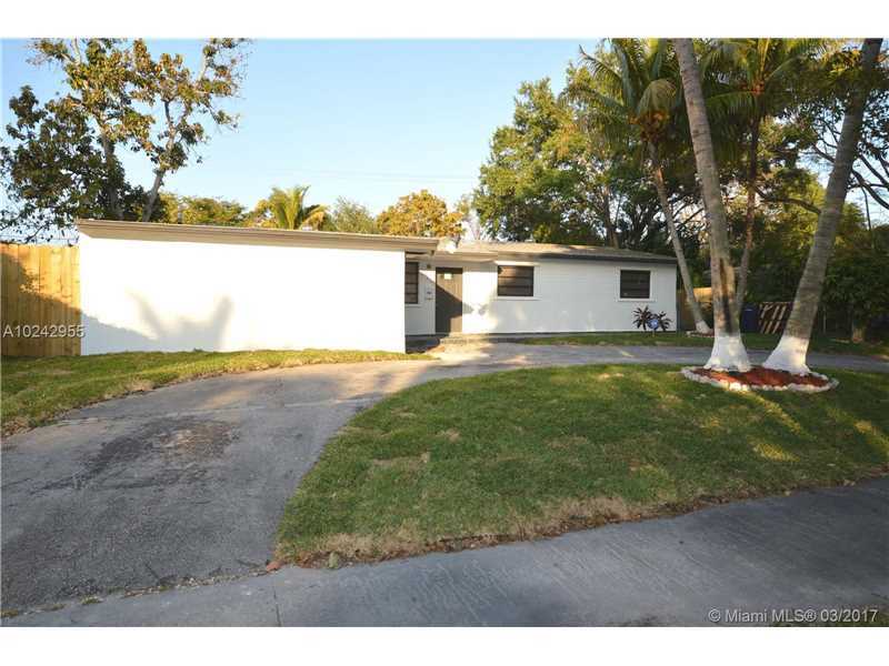 Property Photo:  19521 Whispering Pines Rd  FL 33157 