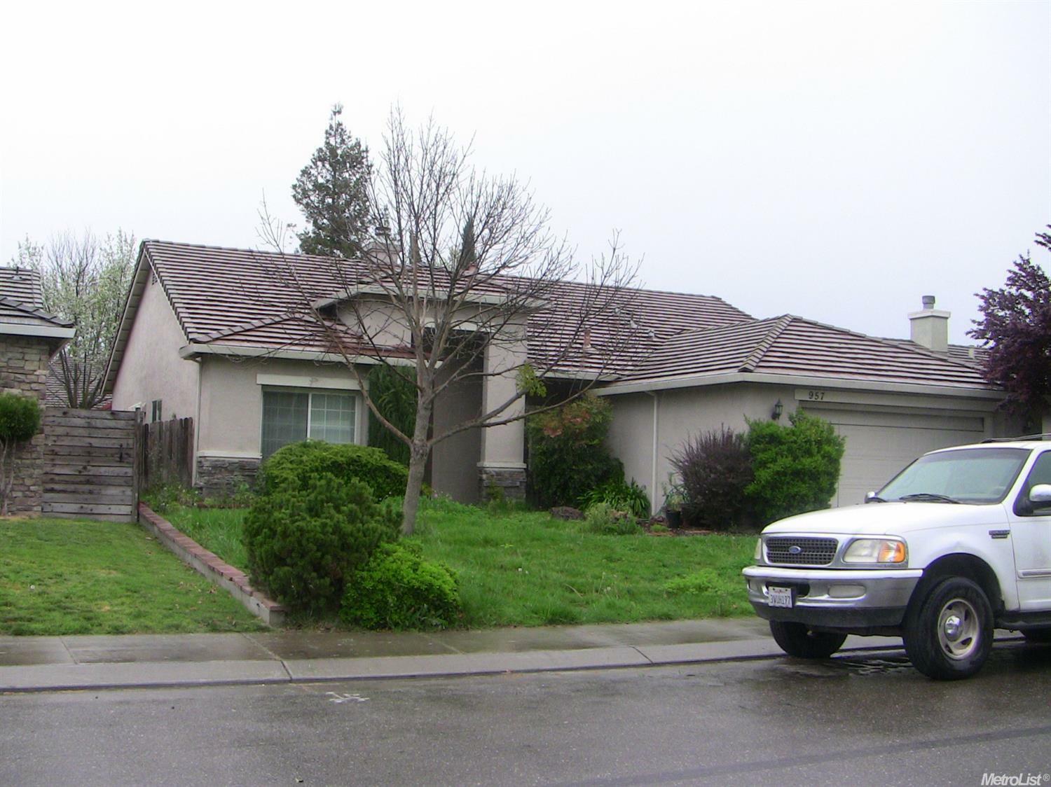 Property Photo:  957 Woodstream Street  CA 95206 