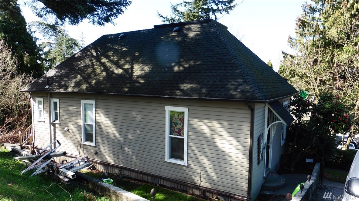 Property Photo:  116 E Division St  WA 98274 