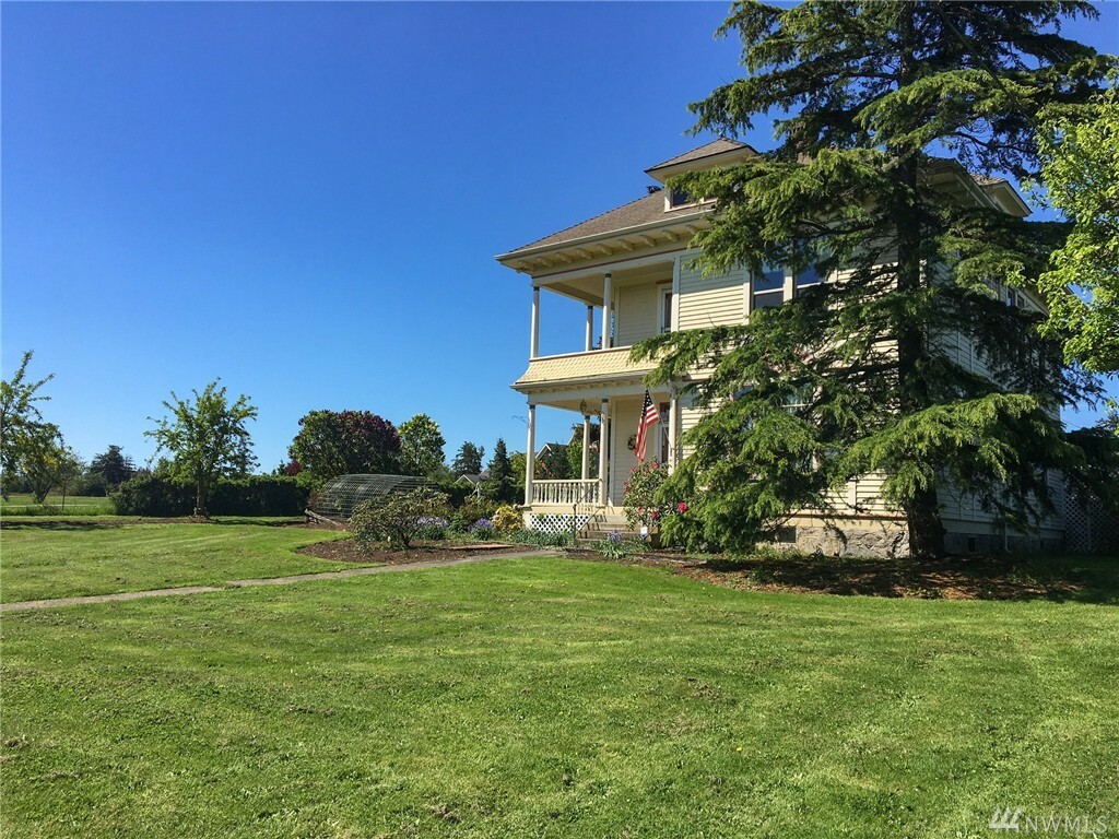 Property Photo: 18354 Best Rd WA 98273