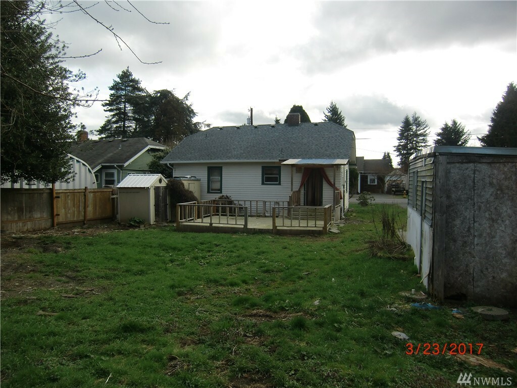 Property Photo:  5832 Oakes Ave  WA 98203 
