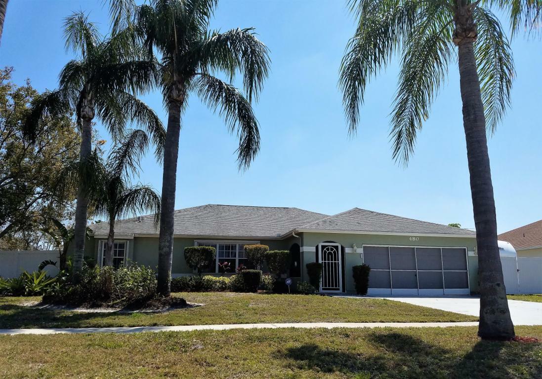 Property Photo:  480 NE Cornwall Avenue  FL 34983 