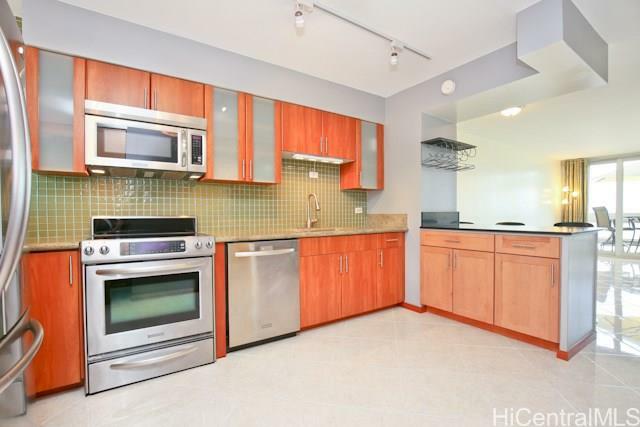 Property Photo:  500 University Avenue 1429  HI 96826 