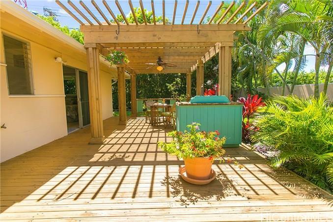 Property Photo:  92 Aikahi Loop  HI 96734 