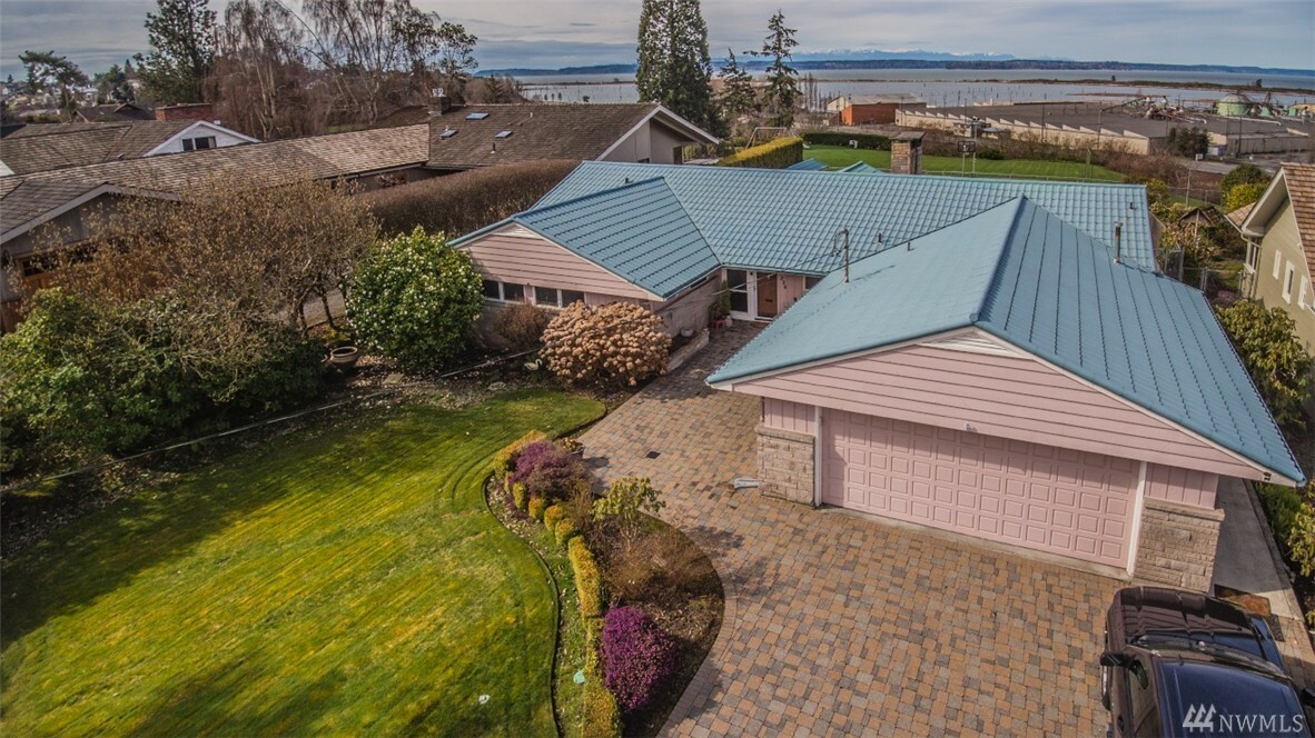 Property Photo:  226 Alverson Blvd  WA 98201 