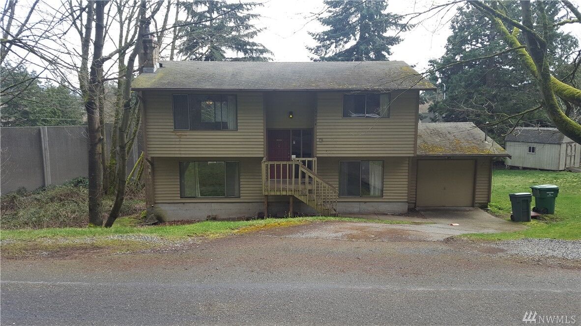 Property Photo:  13904 4th Ave NE  WA 98125 