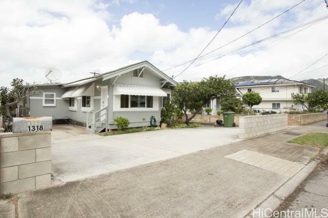 Property Photo:  1318 10th Avenue  HI 96816 