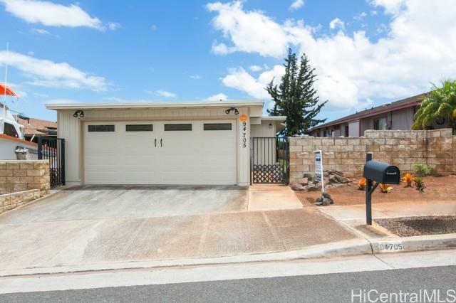 Property Photo:  94-705 Kaaoki Place  HI 96797 