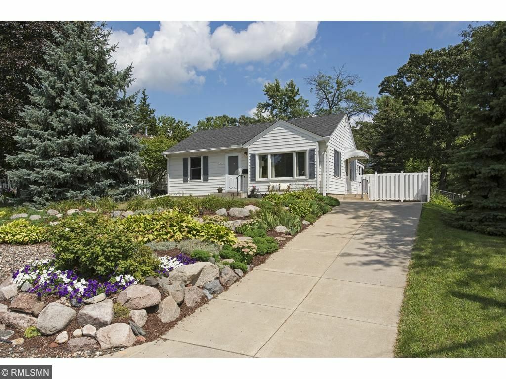 Property Photo: 2863 Zarthan Avenue S MN 55416