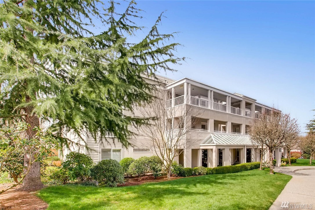 Property Photo:  131 8th Lane 7  WA 98033 