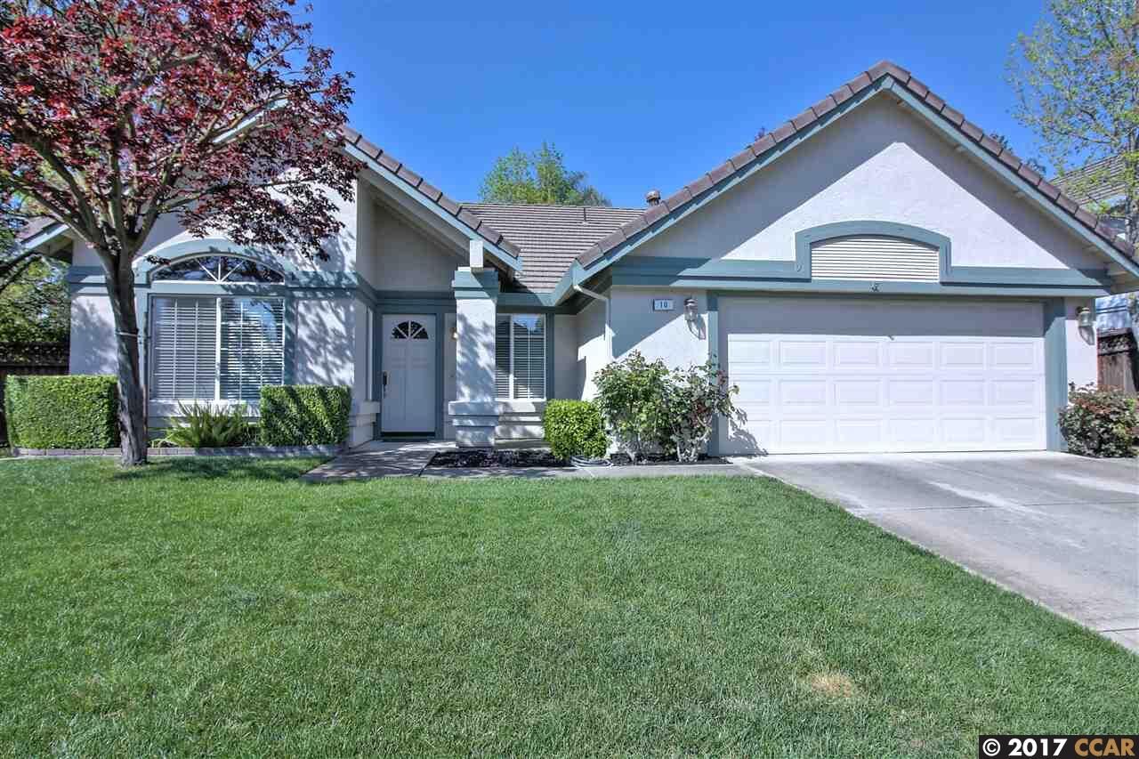 Property Photo:  10 Canary Ct  CA 94551 