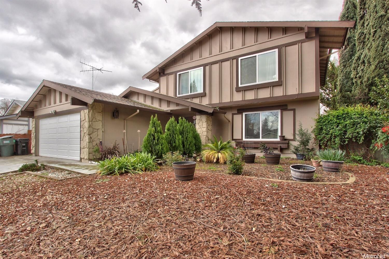 Property Photo:  9332 Premier Way  CA 95826 
