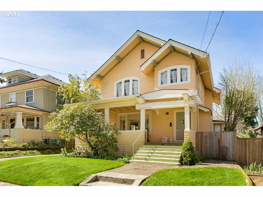 Property Photo: 607 NE Floral Pl OR 97232