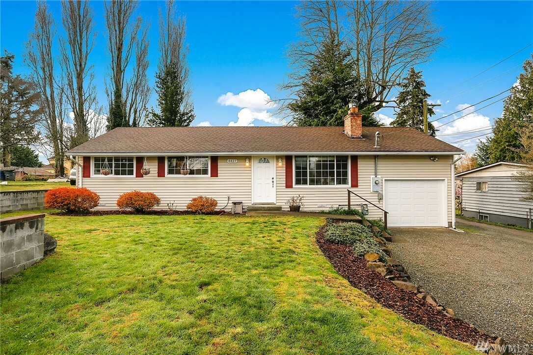 Property Photo:  4427 S 146th St  WA 98168 