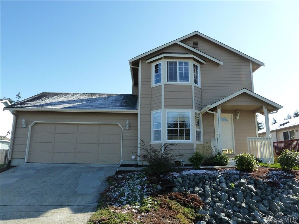 Property Photo:  928 NW Quarterdeck Lp  WA 98277 