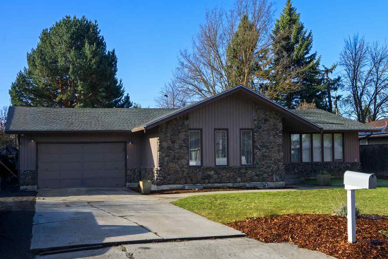 Property Photo:  2320 E 60th Ave  WA 99223 