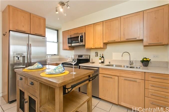 Property Photo: 500 University Avenue 737 HI 96826