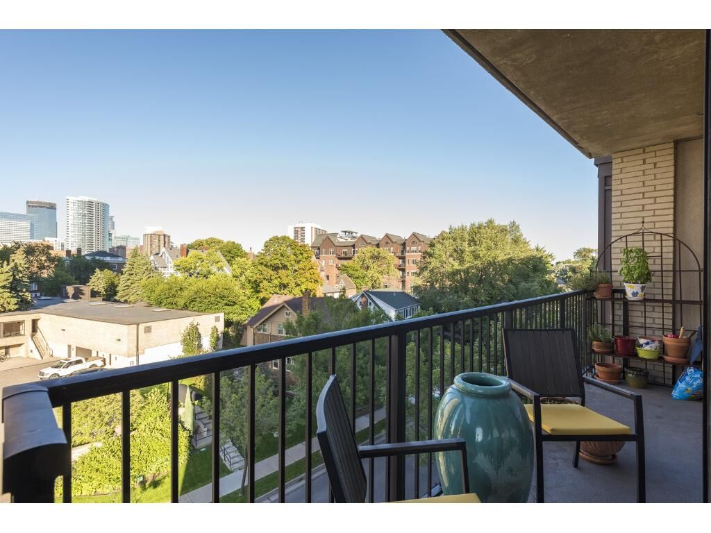 Property Photo: 317 Groveland Avenue 519 MN 55403