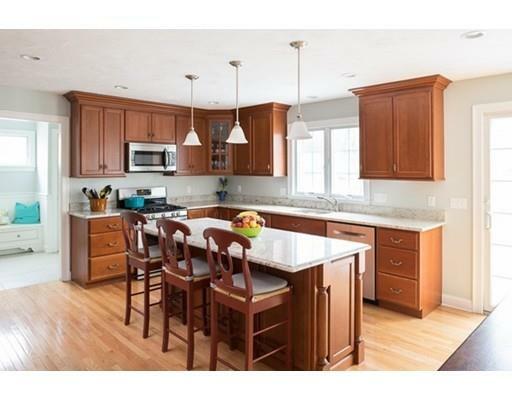 Property Photo: 10 Weathervane Ct MA 02043