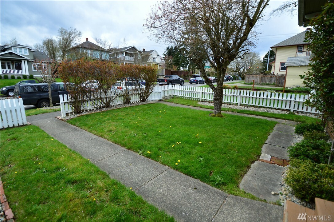 Property Photo:  3743 N 30th St  WA 98407 