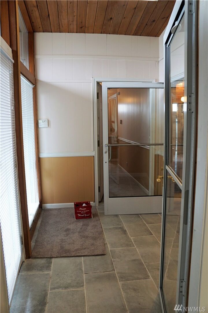 Property Photo: 1720 Grove St WA 98270