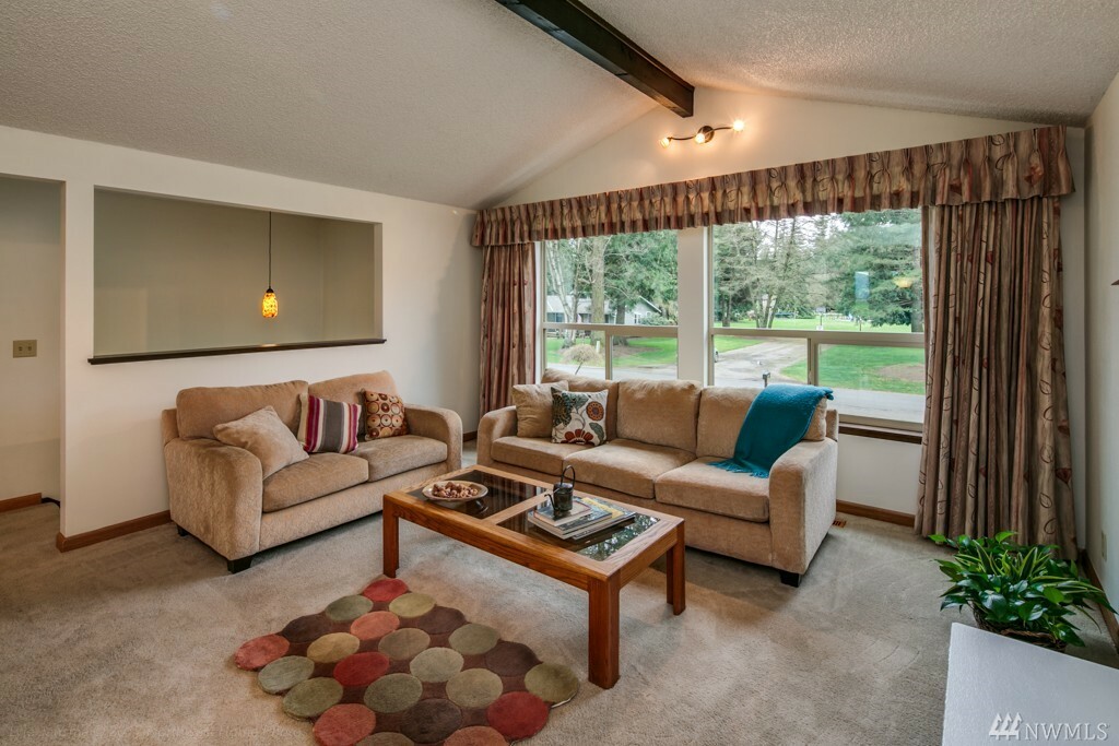 Property Photo: 8588 Lynnwood Dr WA 98264