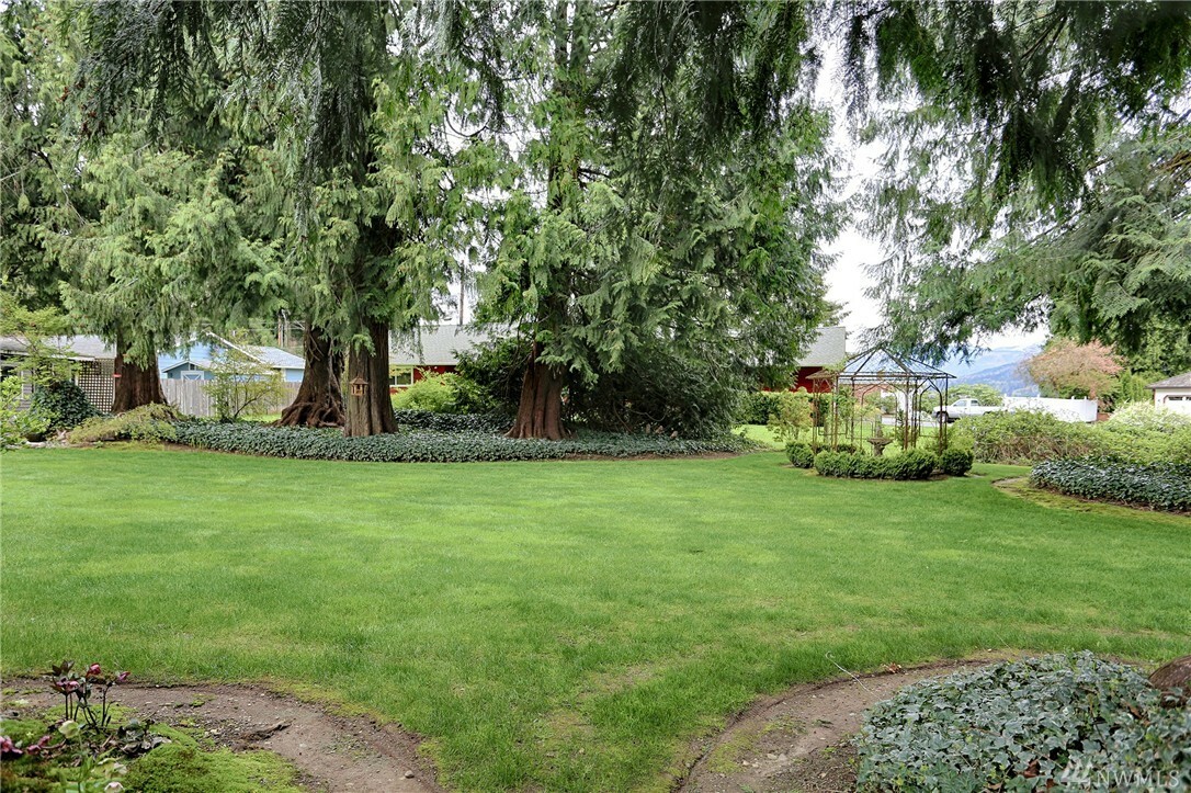 Property Photo:  103 W Rivmont Dr  WA 98272 