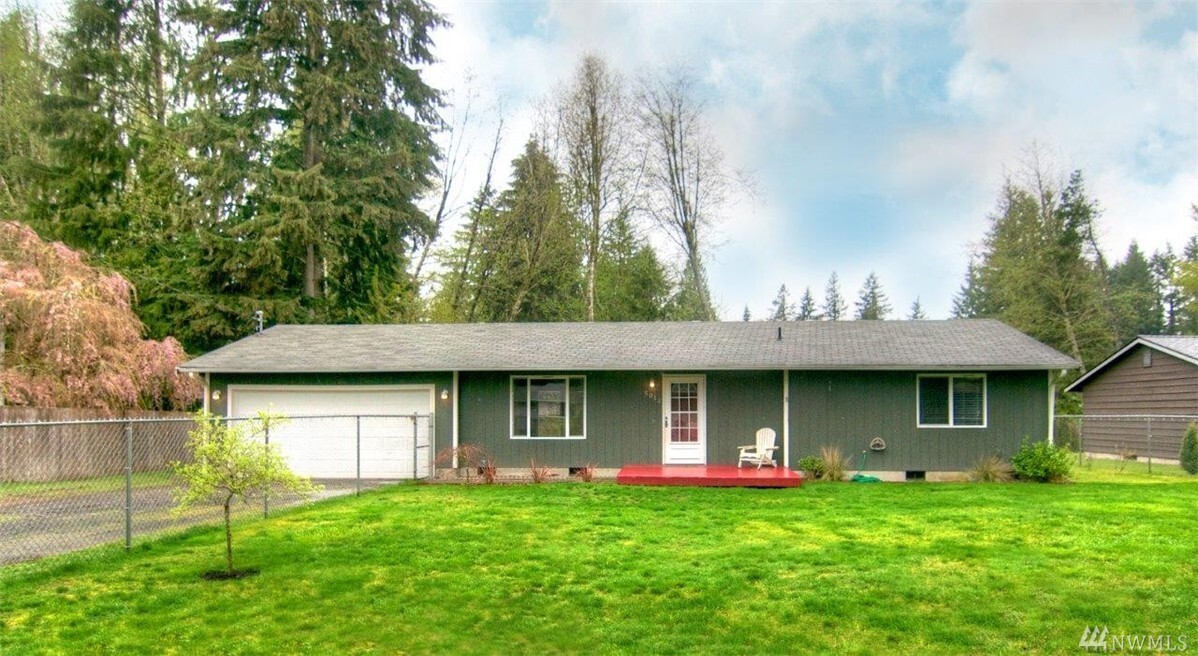 Property Photo:  5012 75th Ave SW  WA 98512 