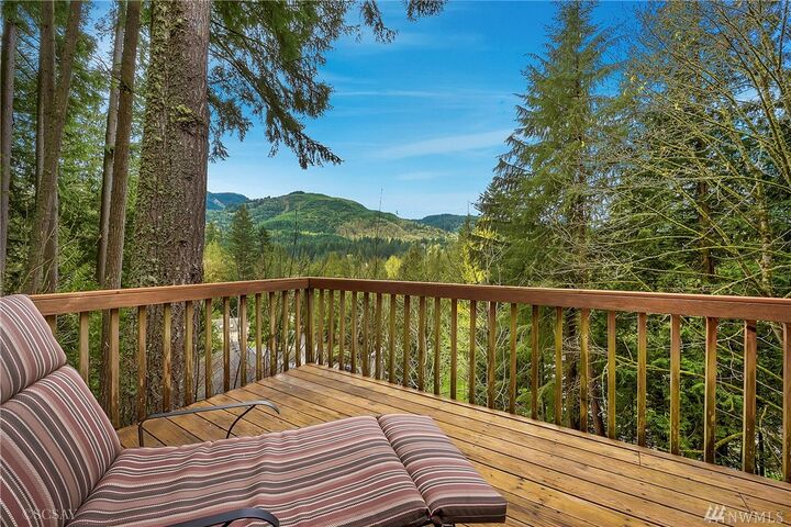 Property Photo: 1 Inglewood Place WA 98229