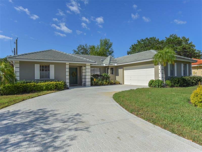 Property Photo: 1813 Mid Ocean Circle FL 34239