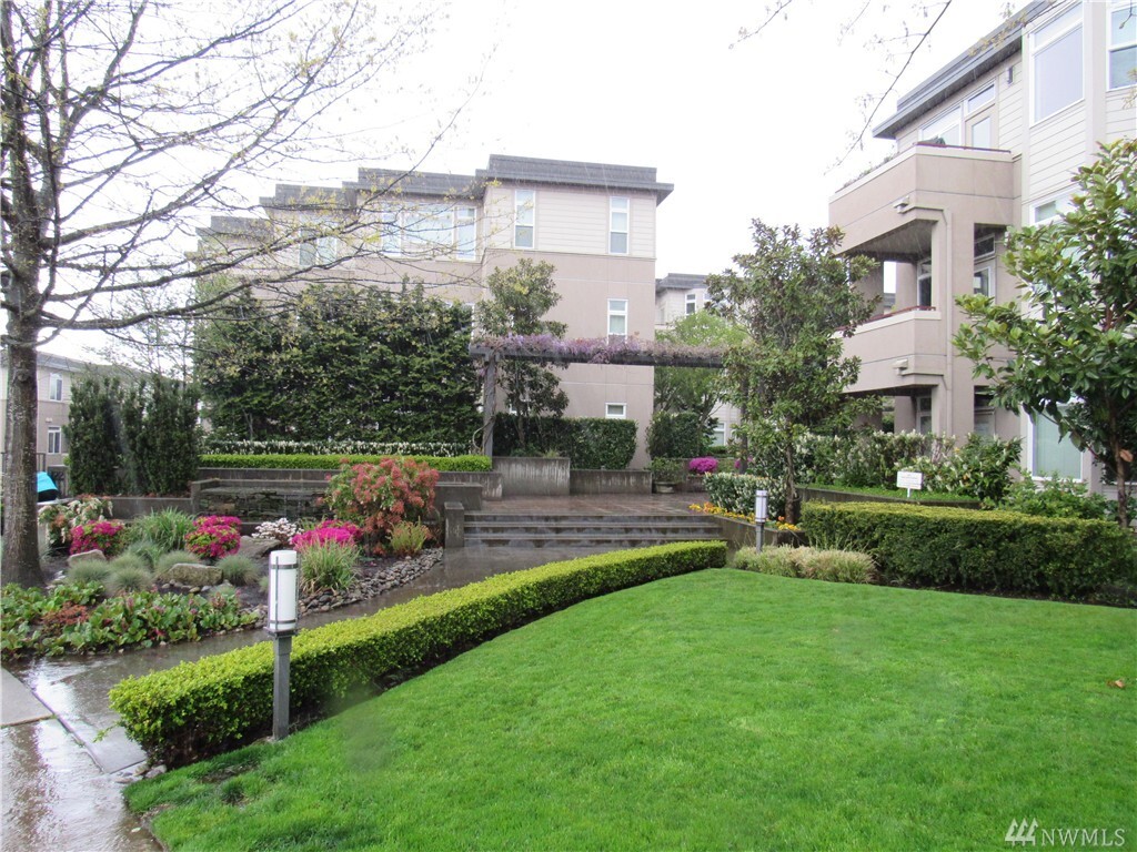 Property Photo: 122 State St S E310 WA 98033