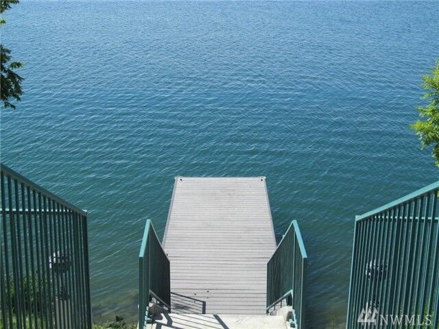 Property Photo:  2900 W Marina Dr 102  WA 98837 