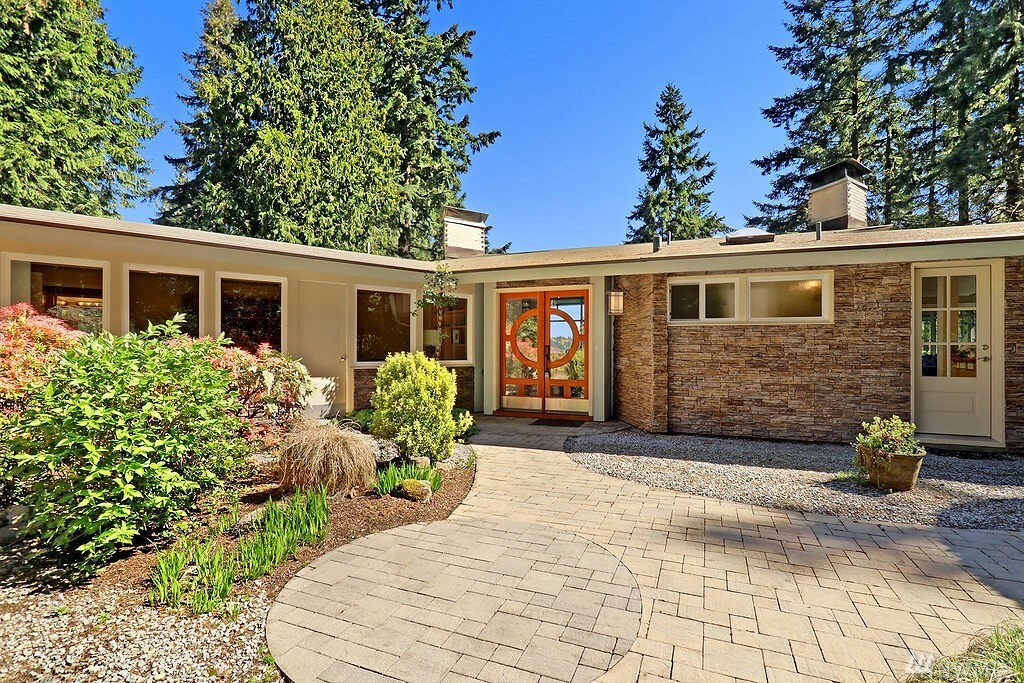 Property Photo: 5050 NE 178th St WA 98155