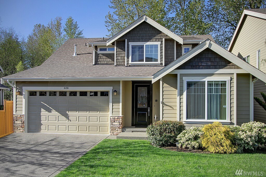 Property Photo:  5126 NE 9th Place  WA 98059 