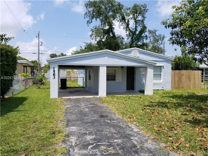 Property Photo: 1563 NE 170th St FL 33162