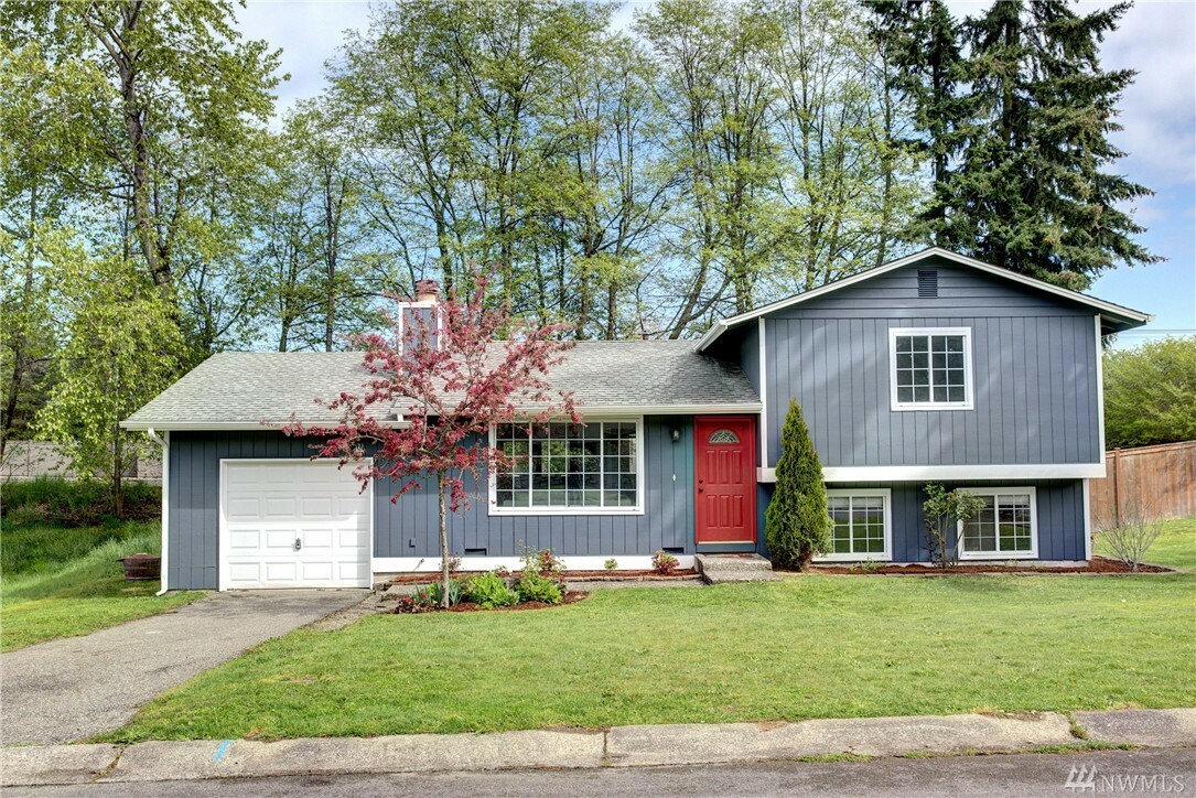 Property Photo:  2702 SW 344th Place  WA 98023 